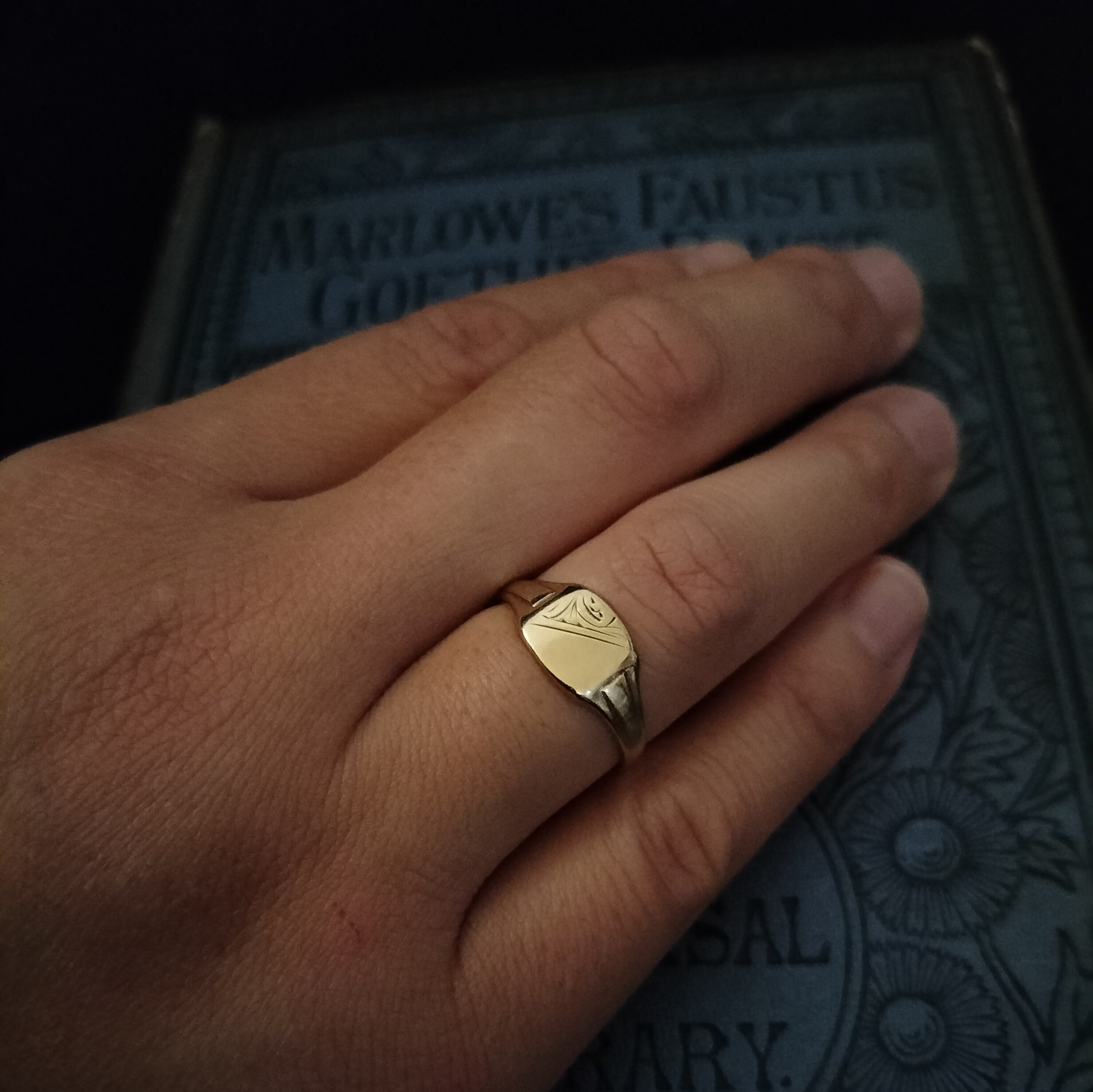 Antique 9ct Gold Signet Ring 1906年UK | Antico