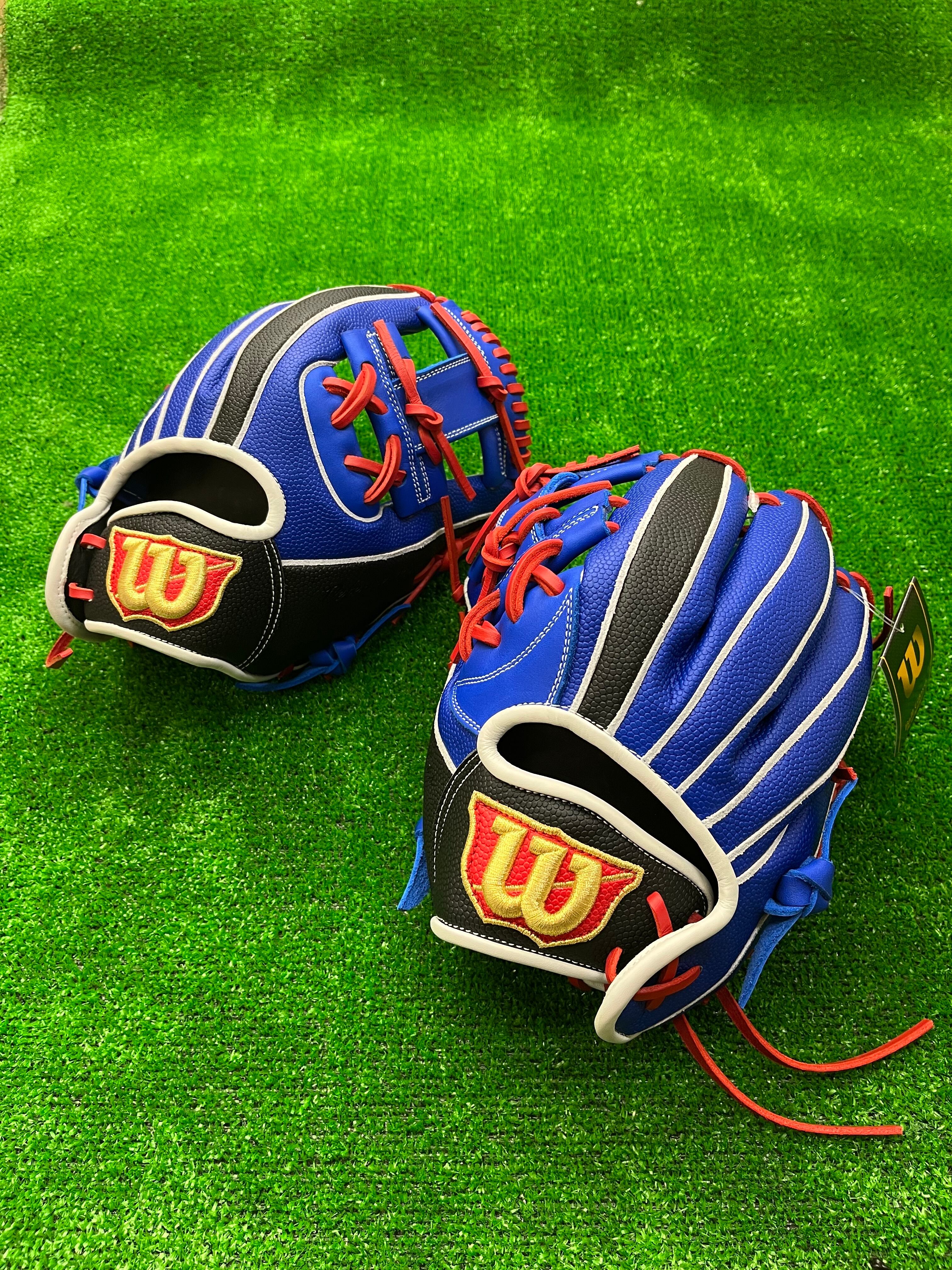 悠*ん様 O21521 バドミントンラケット ASTROX 77 TOUR ASTROX 77 TOUR バドミントンラケットヒビあり ASTROX 77 TOUR