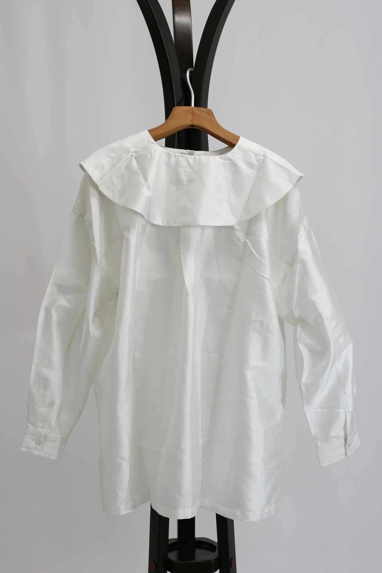 【BUNON】 Round Collar Blouse / B.White