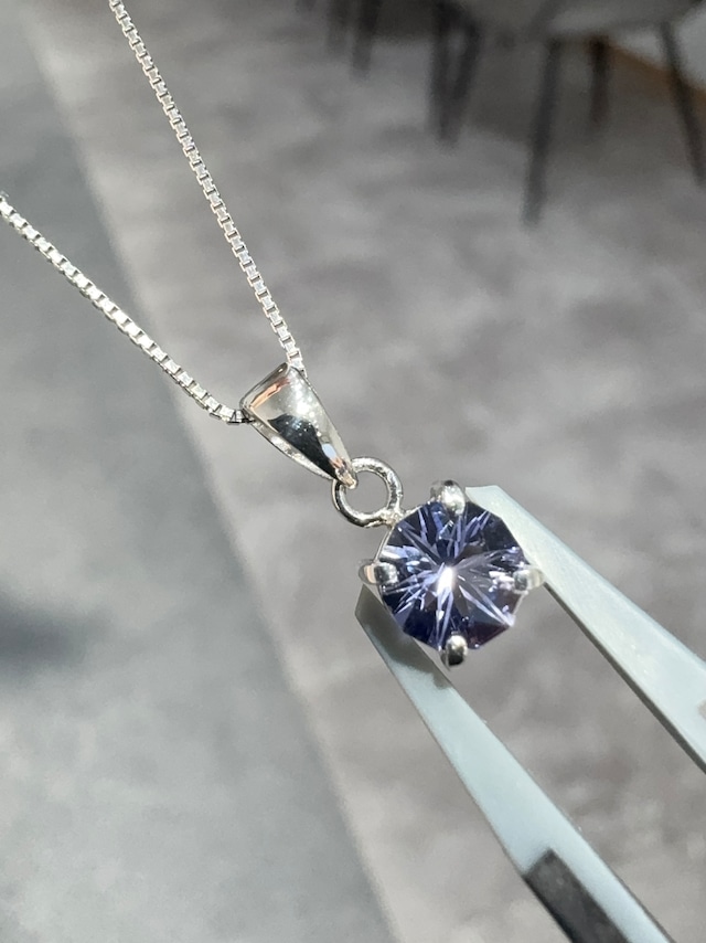 アイオライトペンダント プラチナ製