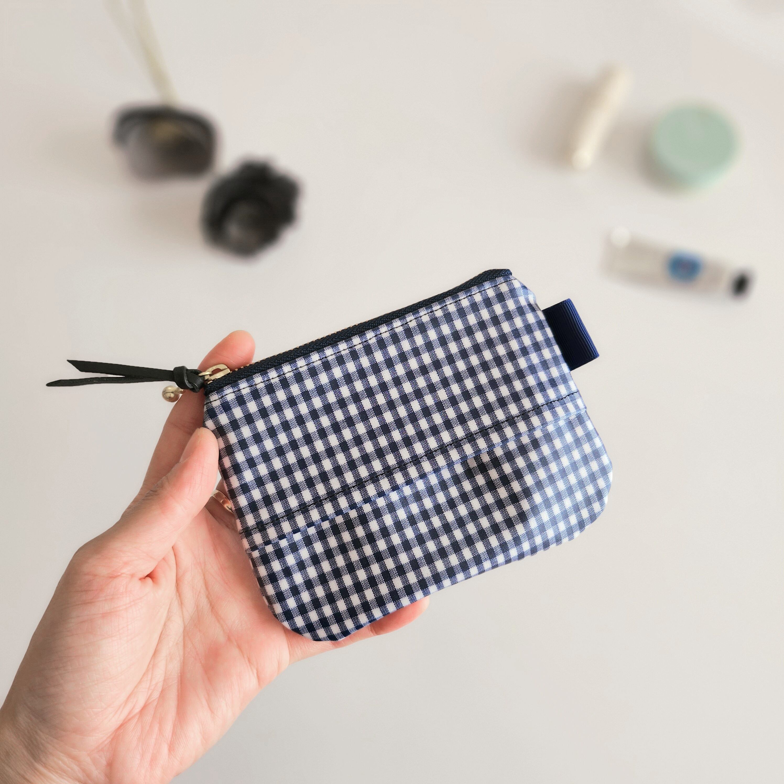 ダークネイビーギンガムチェックのポケットティッシュポーチ│コンパクト ラミネート 撥水