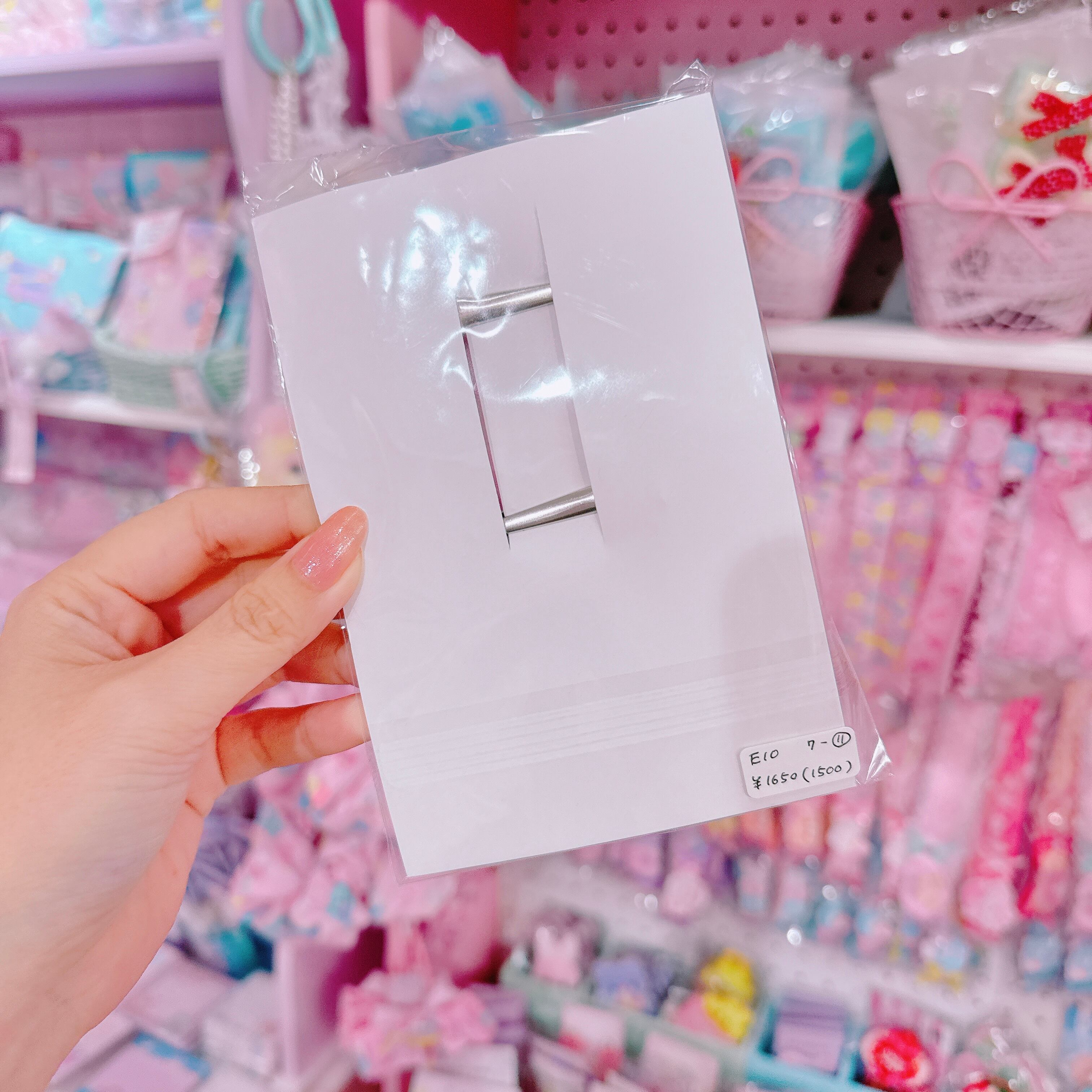 【E10】7-11ツインヘアクリップ