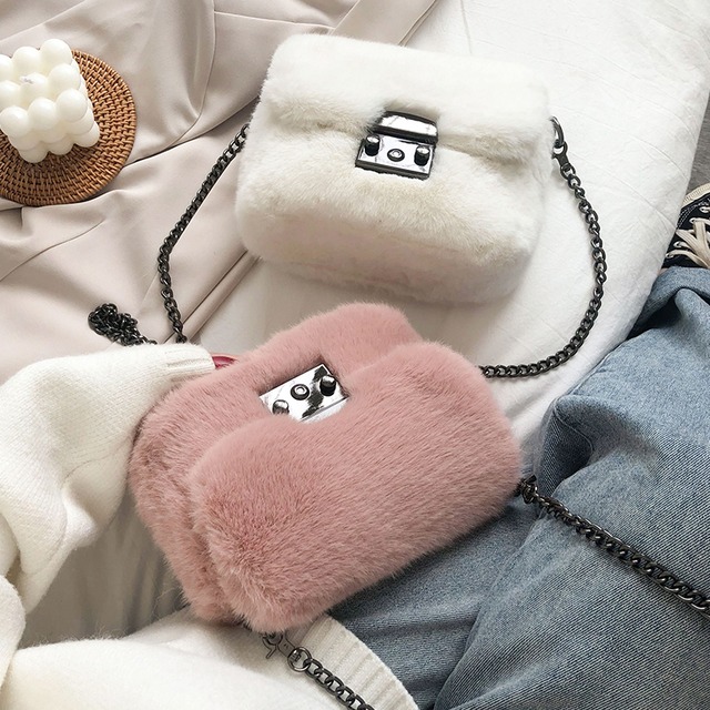 バッグ女性の2020秋と冬の新しいトレンディなファッションバージョンチェーンワンショルダーメッセンジャーバッグネットセレブウエスタンスタイルワイルドプラッシュバッグ Tiancai_Wing_Bag45430731831