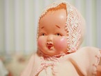 オープンマウスの双子ドール　2体セット　洋服・ボネ付き 画像8