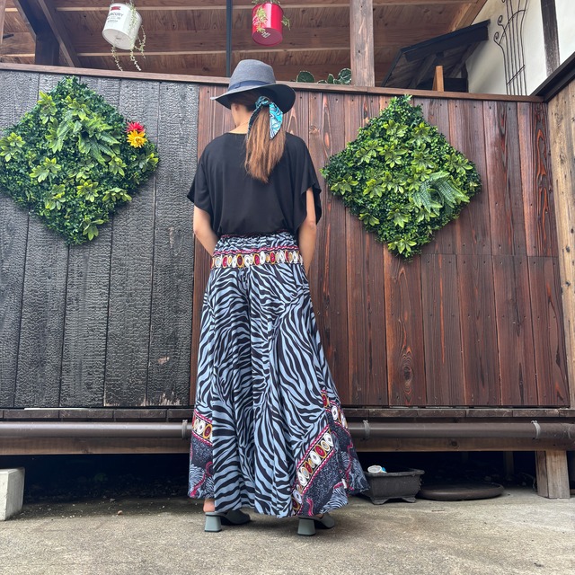 ワイドフレアーパンツゼブラ柄