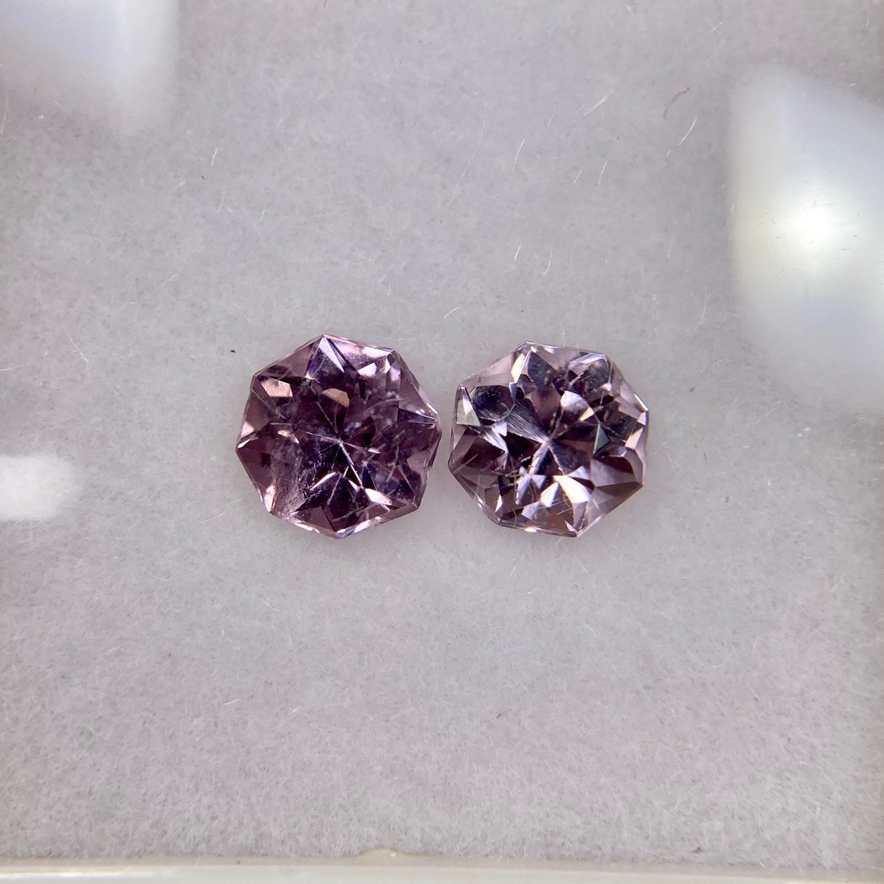 お花みたいなスピネル 訳アリセット 4.5mm-5mm以下 2点セット 25