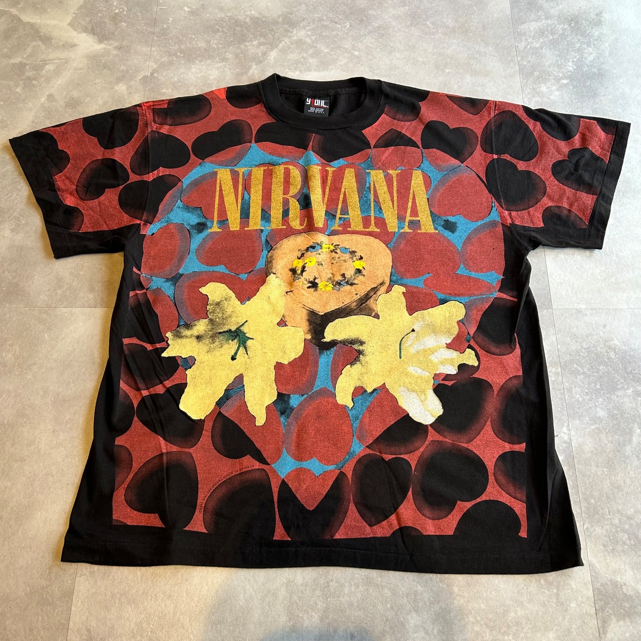Vintage NIRVANA HEART SHAPED BOX TEE