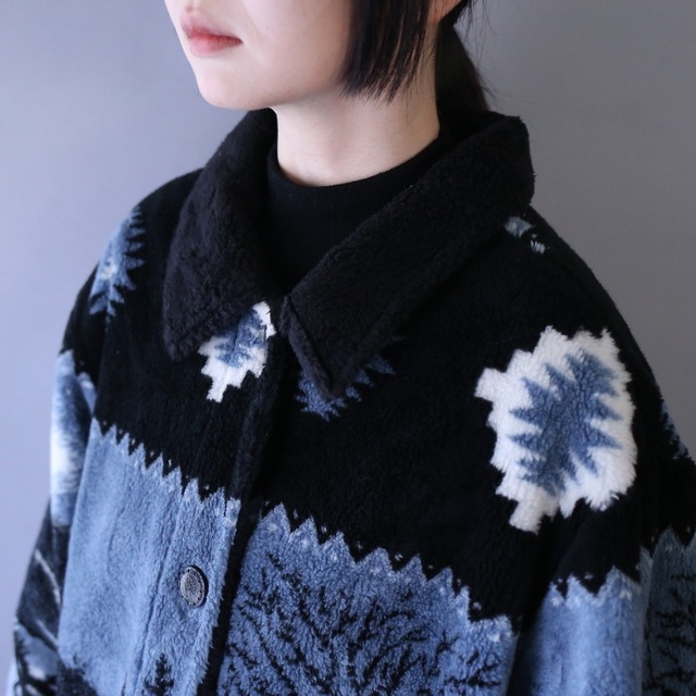 animal pattern over silhouette fleece jacket