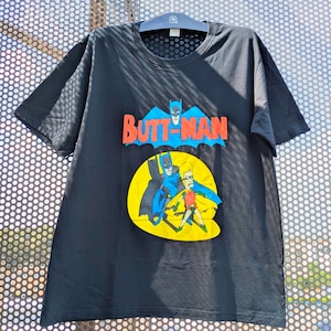 ♧再入荷!【 Beavis and Butt-Head(ビーバスアンドバットヘッド)】  BUTT-MAN / BATMAN / バットマン  Tシャツ / MTV  〚アメリカン雑貨 アメトイ〛
