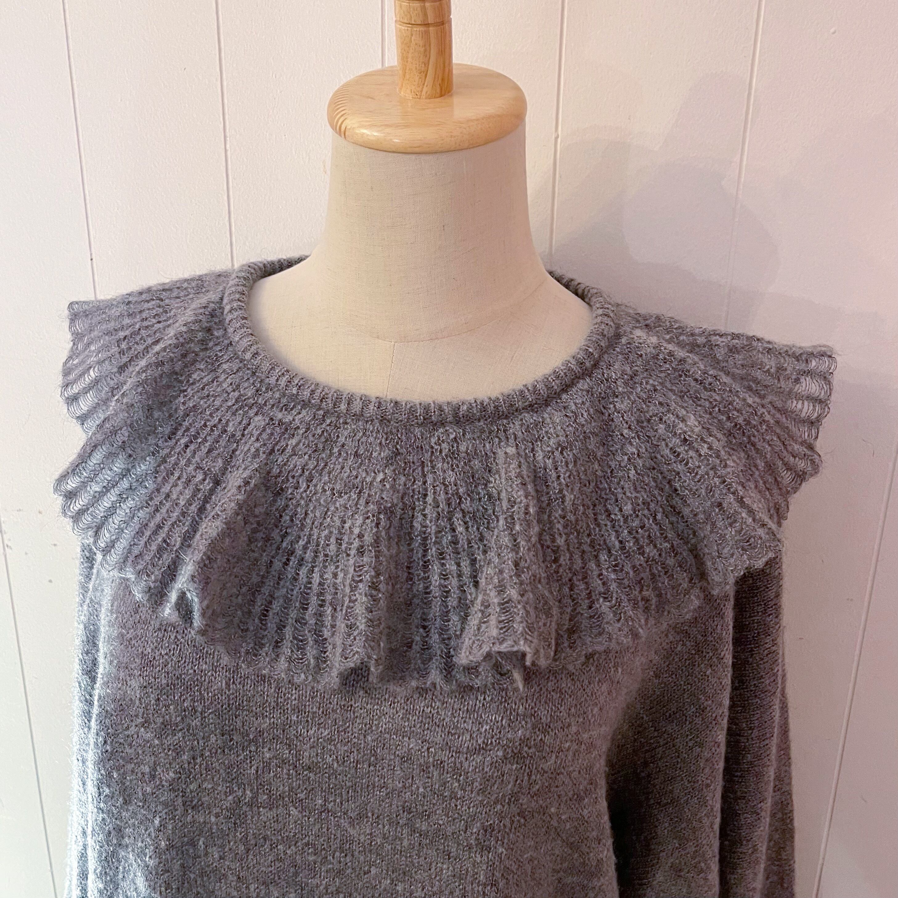 big frill collar gray knit sweater