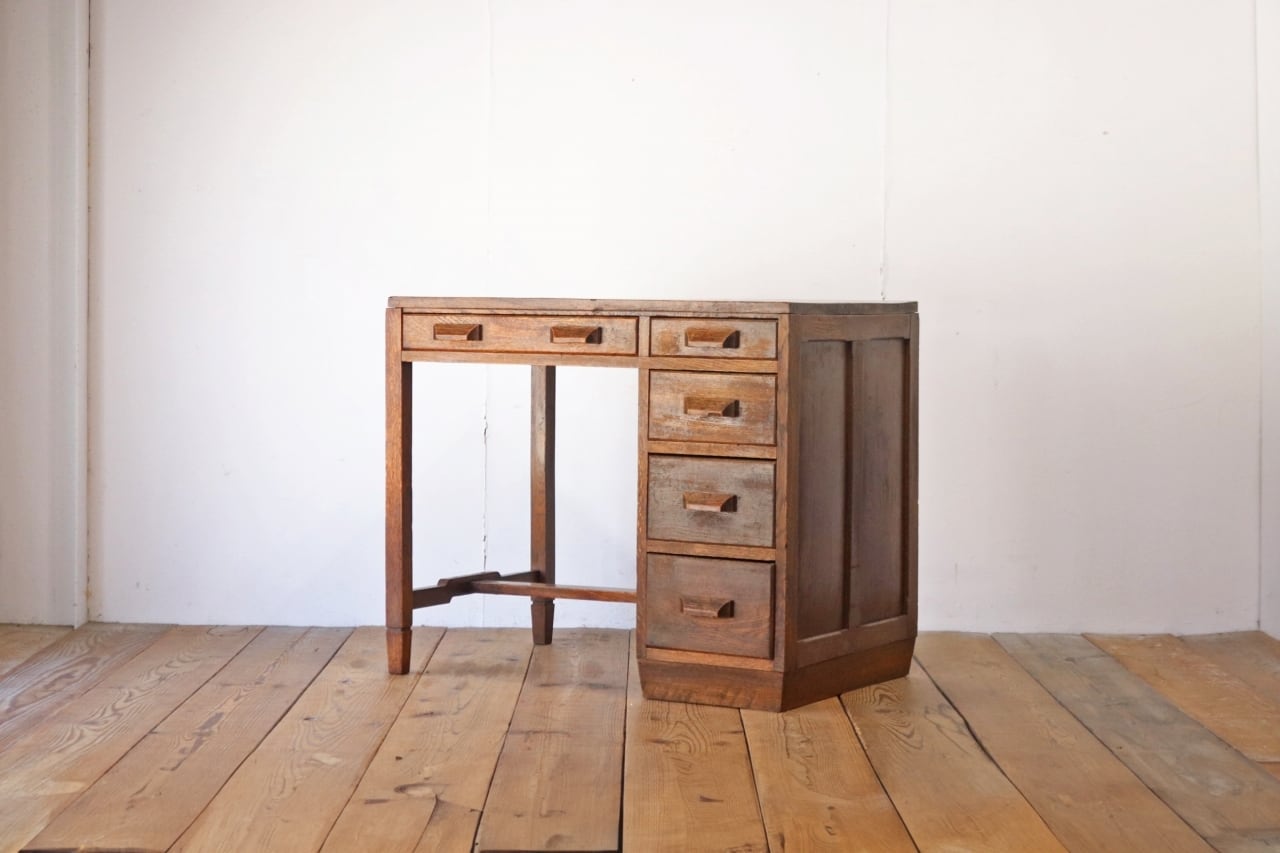 レトロ 片袖デスク 机 書斎 作業台 引き出し 抽斗 5杯 木製 古道具 レトロ 片袖デスク 机 書斎 作業台 引き出し 抽斗 5杯 木製 古道具