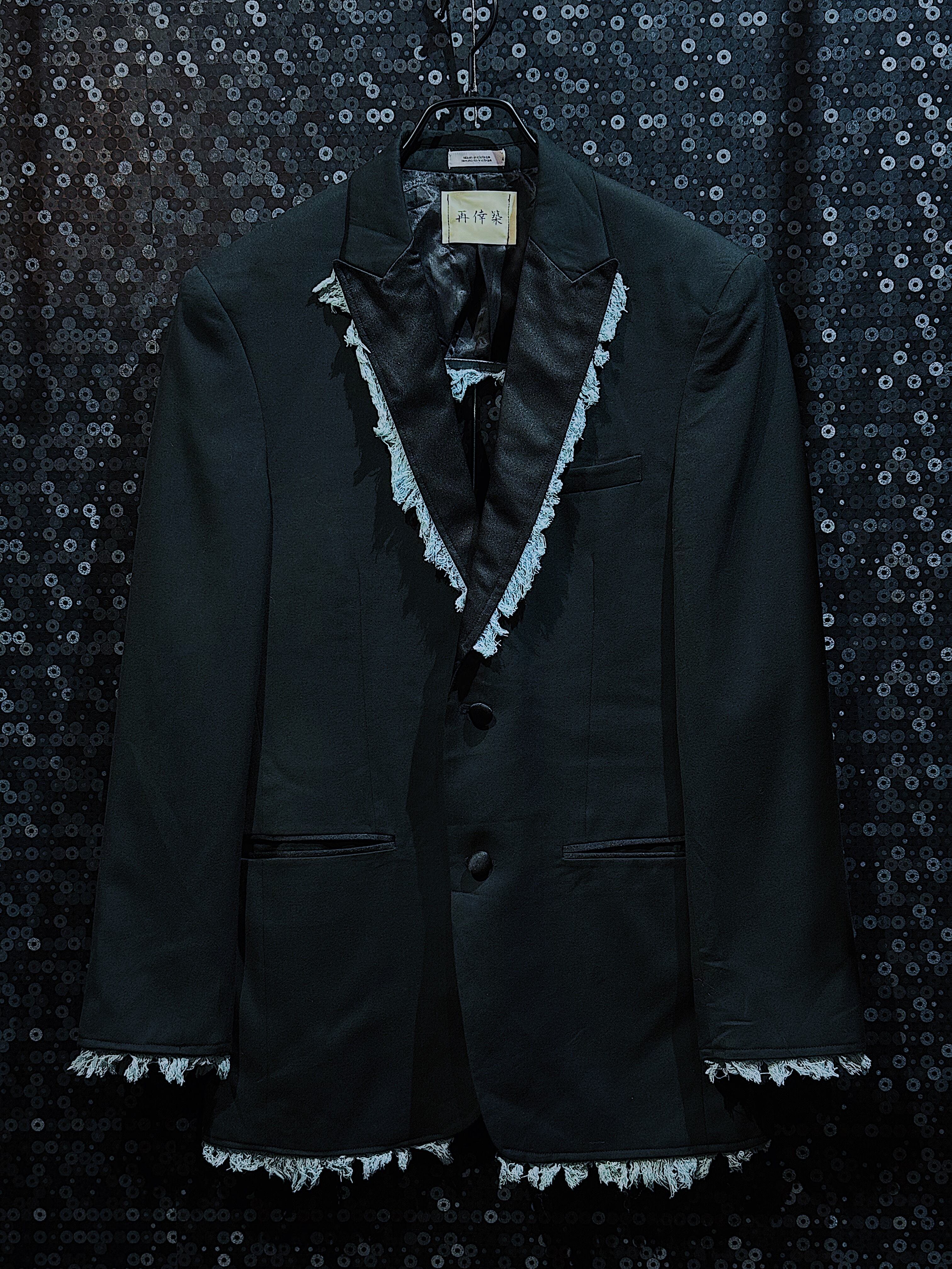 "再倖築"black back cut fringe tailored jacket