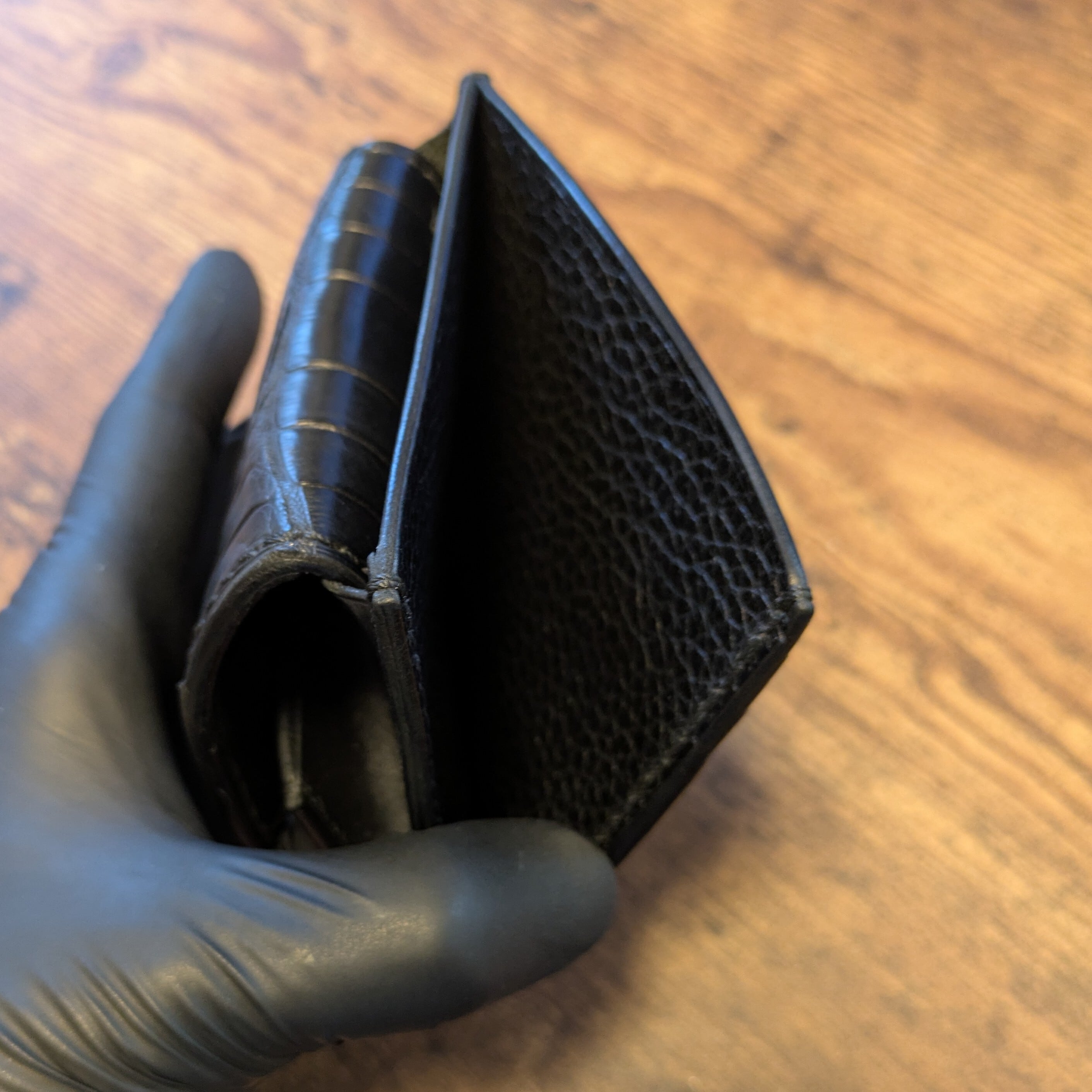 ポロサスクロコダイル“ディープブラック”スマートフォルデッド