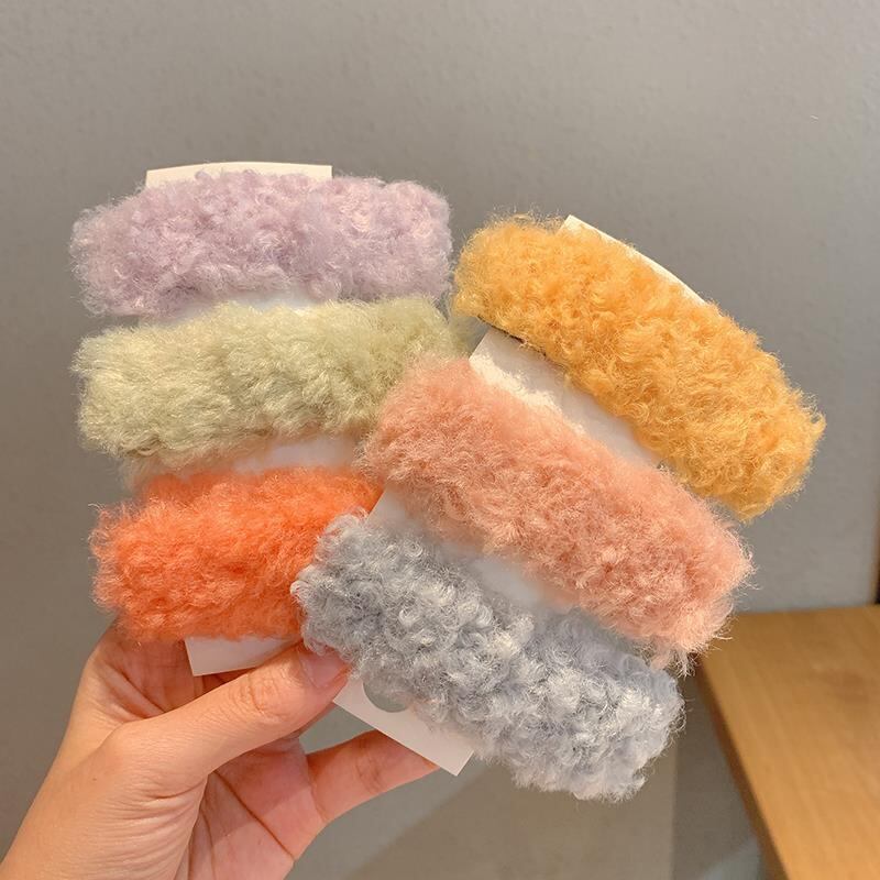 ヘアピン カラーファーレッドトップス アクセサリー ブラック・アイド・ピーズ61815648815