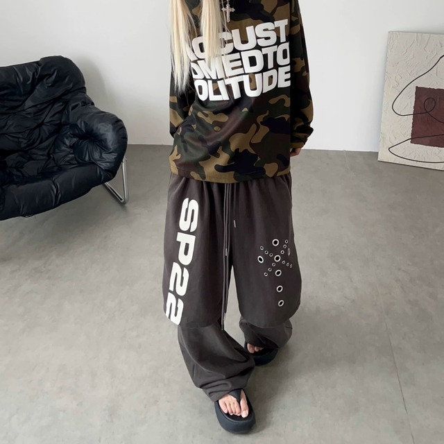 フェイクレイヤードロゴアイレットボリュームスウェットパンツ 1col R02816