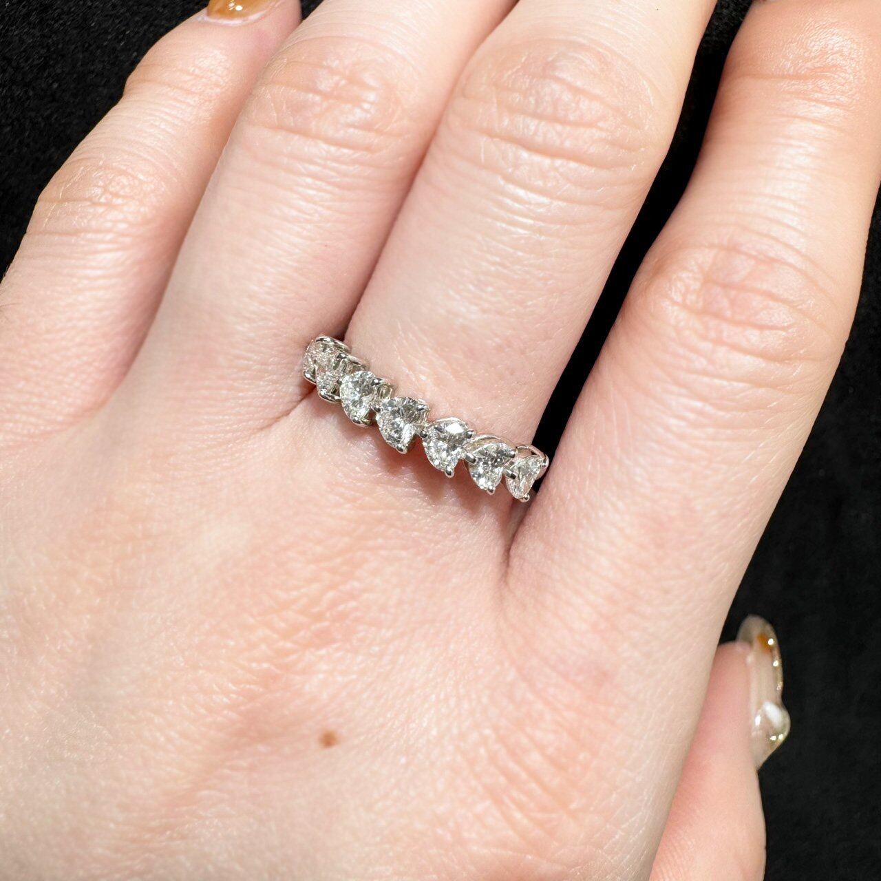 Pt 0.771ct ハートシェイプダイヤモンド ハーフエタニティリング