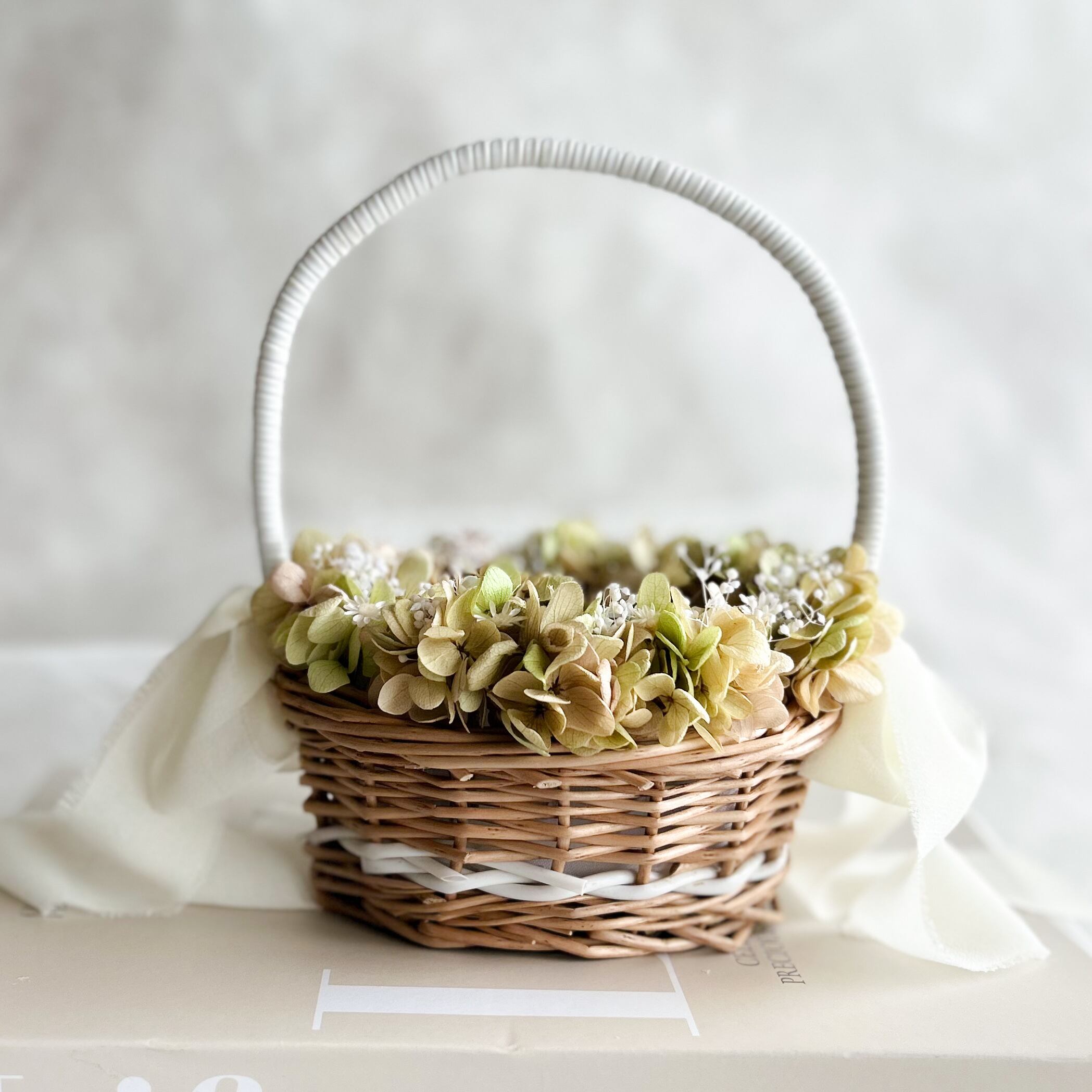 Oval green ring pillow