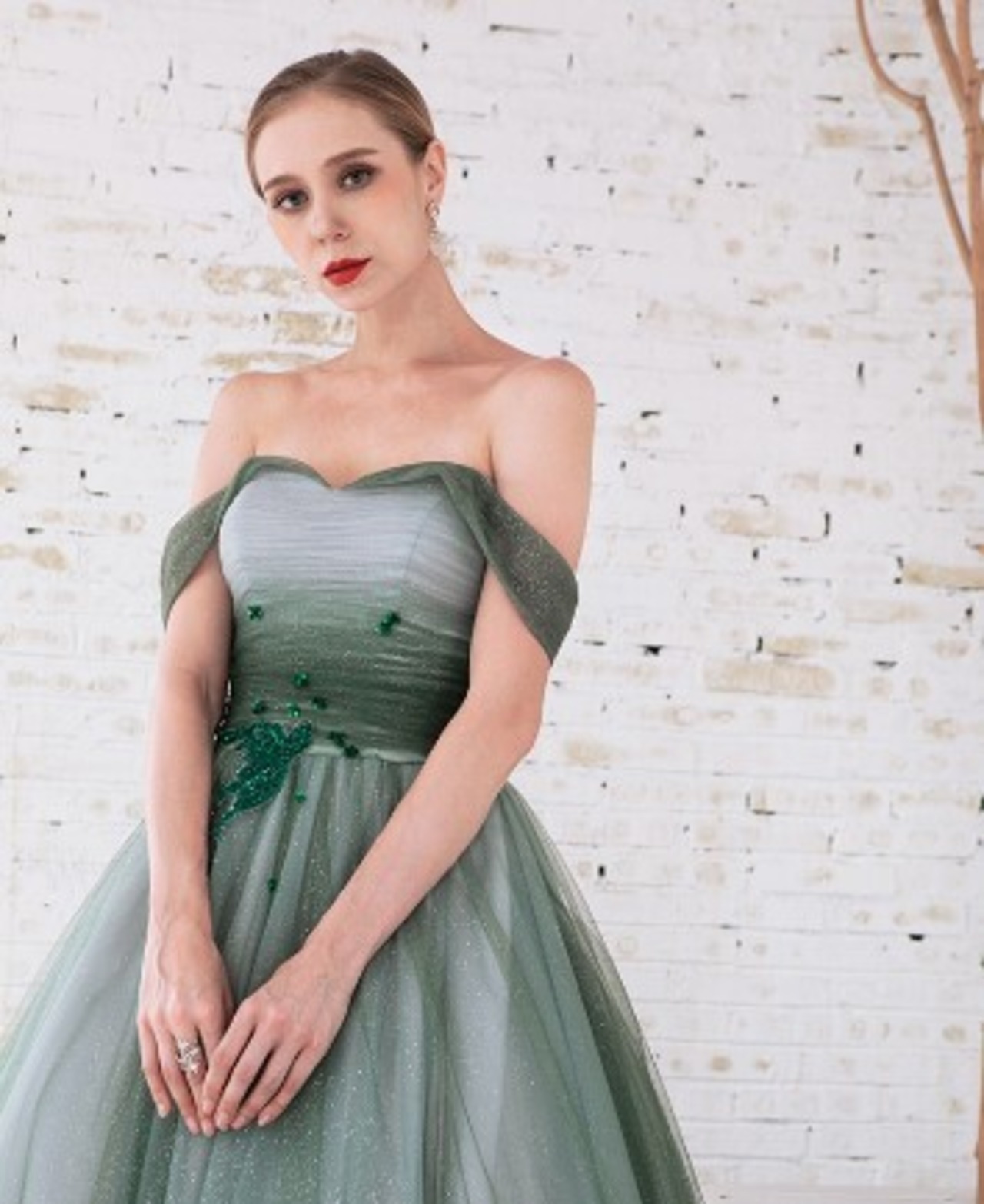 上品！ パーティードレス オフショルダー ミニトレーン/短トレーン  