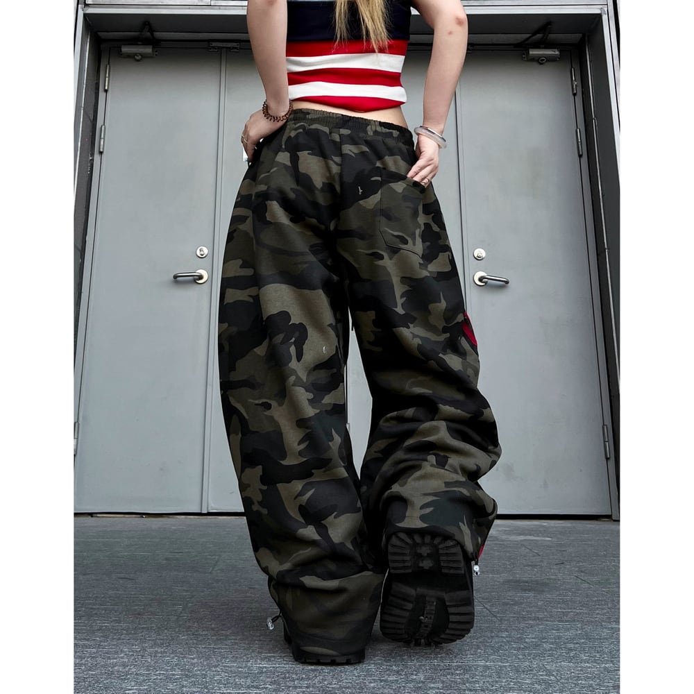 ストリート 迷彩刺繍 スウェットパンツ P368 | wshot