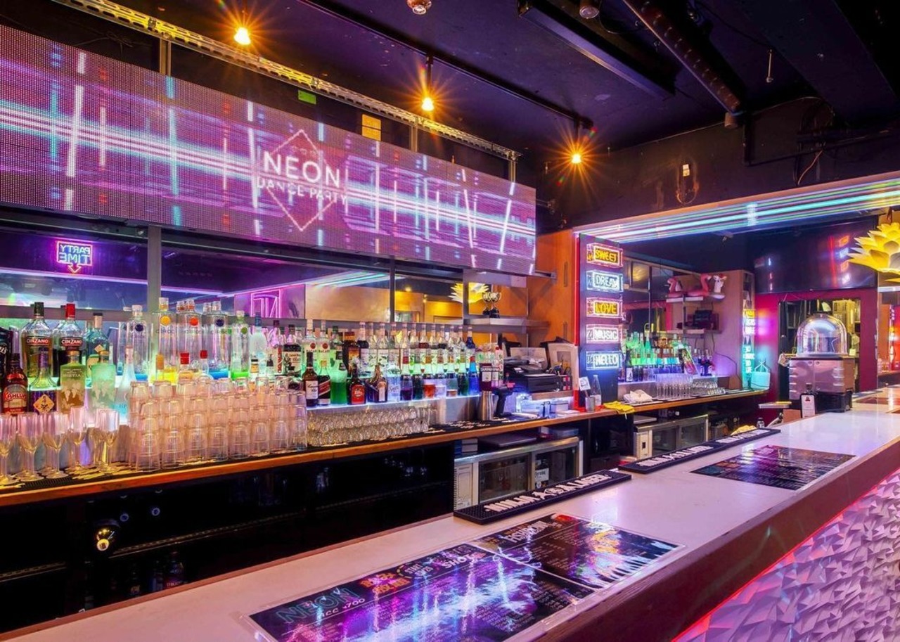 Neon Fukuoka 箱貸しブッキング 月ー木 10:00〜24:00■ 6時間	65,000円(税込)