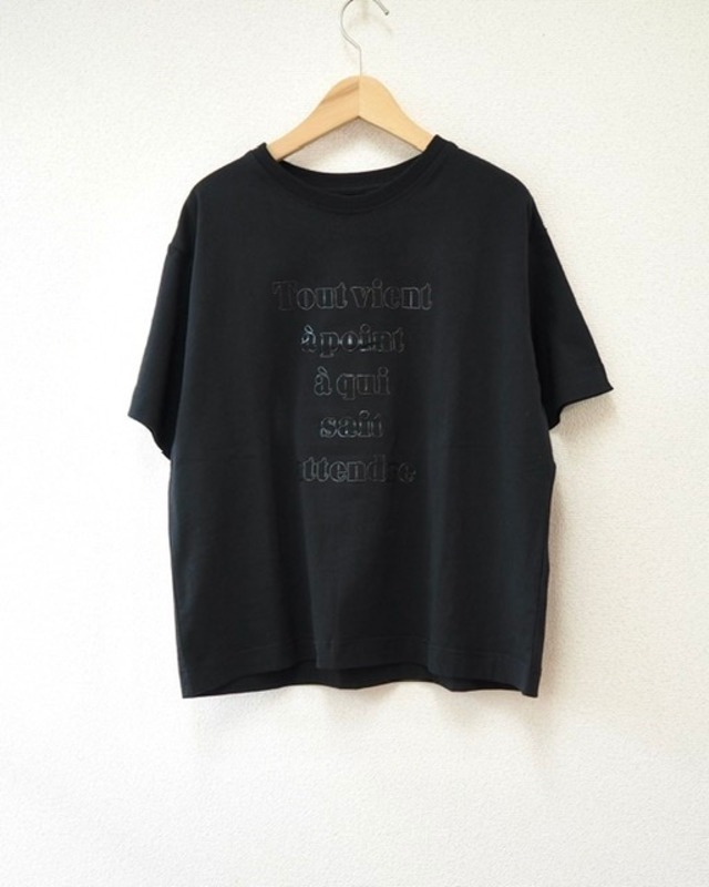 凹凸logo T-shirt <black>