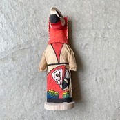 フォークアート 仮面の人形 インコ 赤