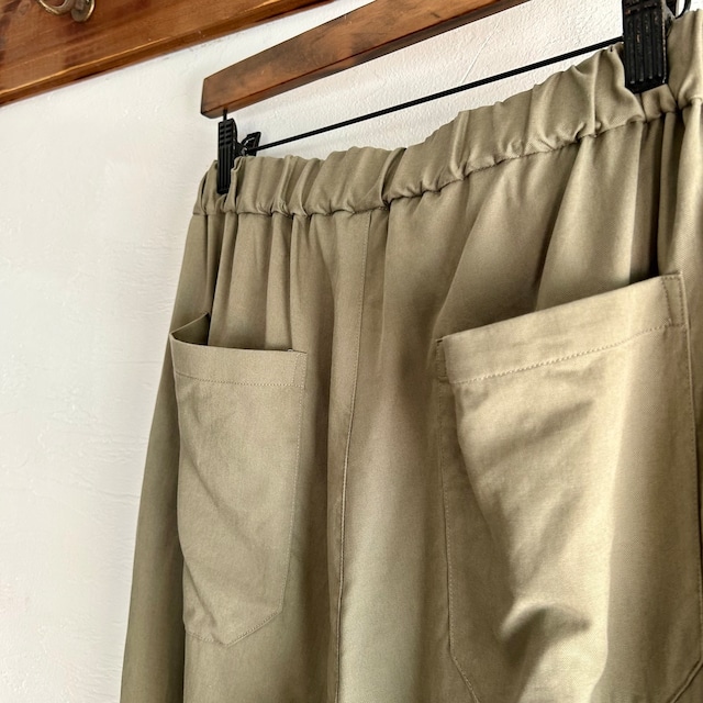 Slack easy pants khaki-beige