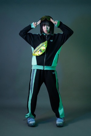 ∴ yuenii training suit β pants / alien