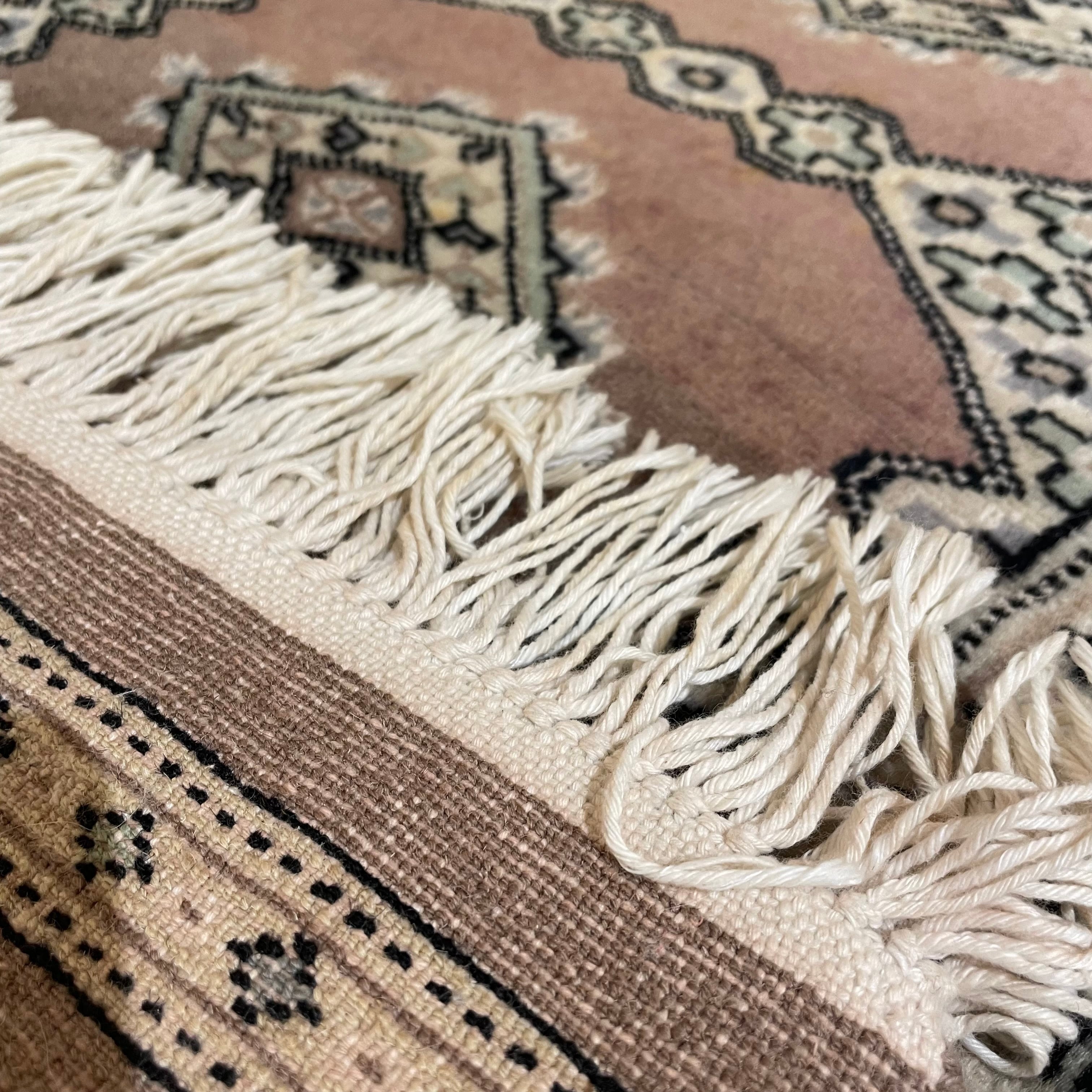 パキスタンrug/手織り(1600×920㎜×フリンジ含まず80㎜) | clapp  