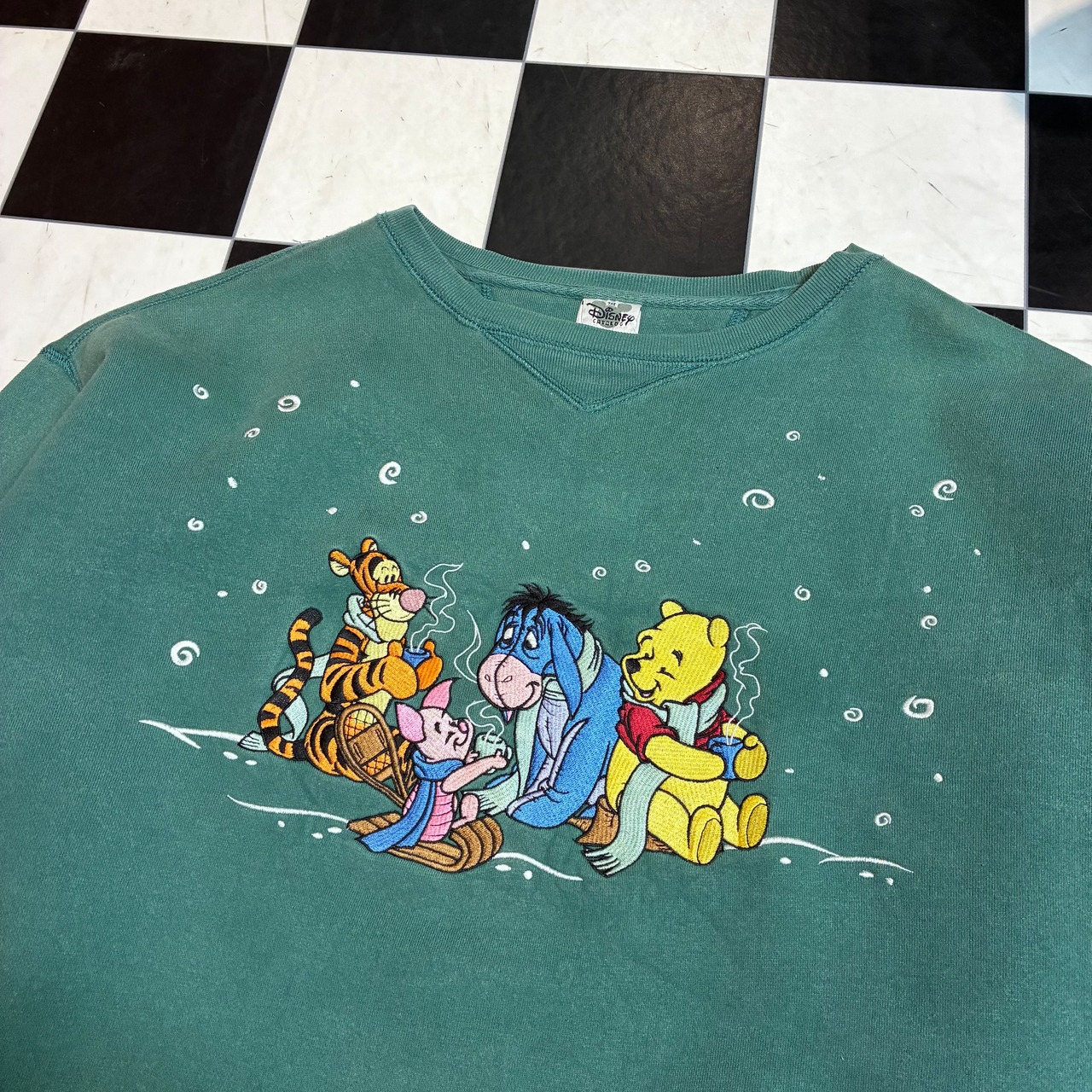 00s Disney Winnie the Pooh キャラクタースウェット 刺繍 緑