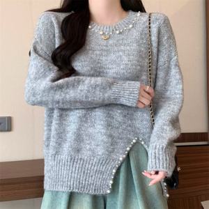 【送料無料】 セーター 2色 トップス ロング丈 大きい ゆる 長袖 Uネック ネックレス風 Aライン フレア プルオーバー キラキラ パール装飾 装飾 飾り ニット 厚手生地 あったか 無地 かわいい 大人可愛い 大人女子 こなれ感 シンプル カジュアル 大人 上品 おしゃれ お洒落 ラフ コンサバ エレガント フェミニン ガーリー デート お出かけ お茶会 女子会 休日 授業参観 冬 30代 40代 女性用 レディース 着回し プチプライス カラバリ デイリーユース 普段使い ファッション