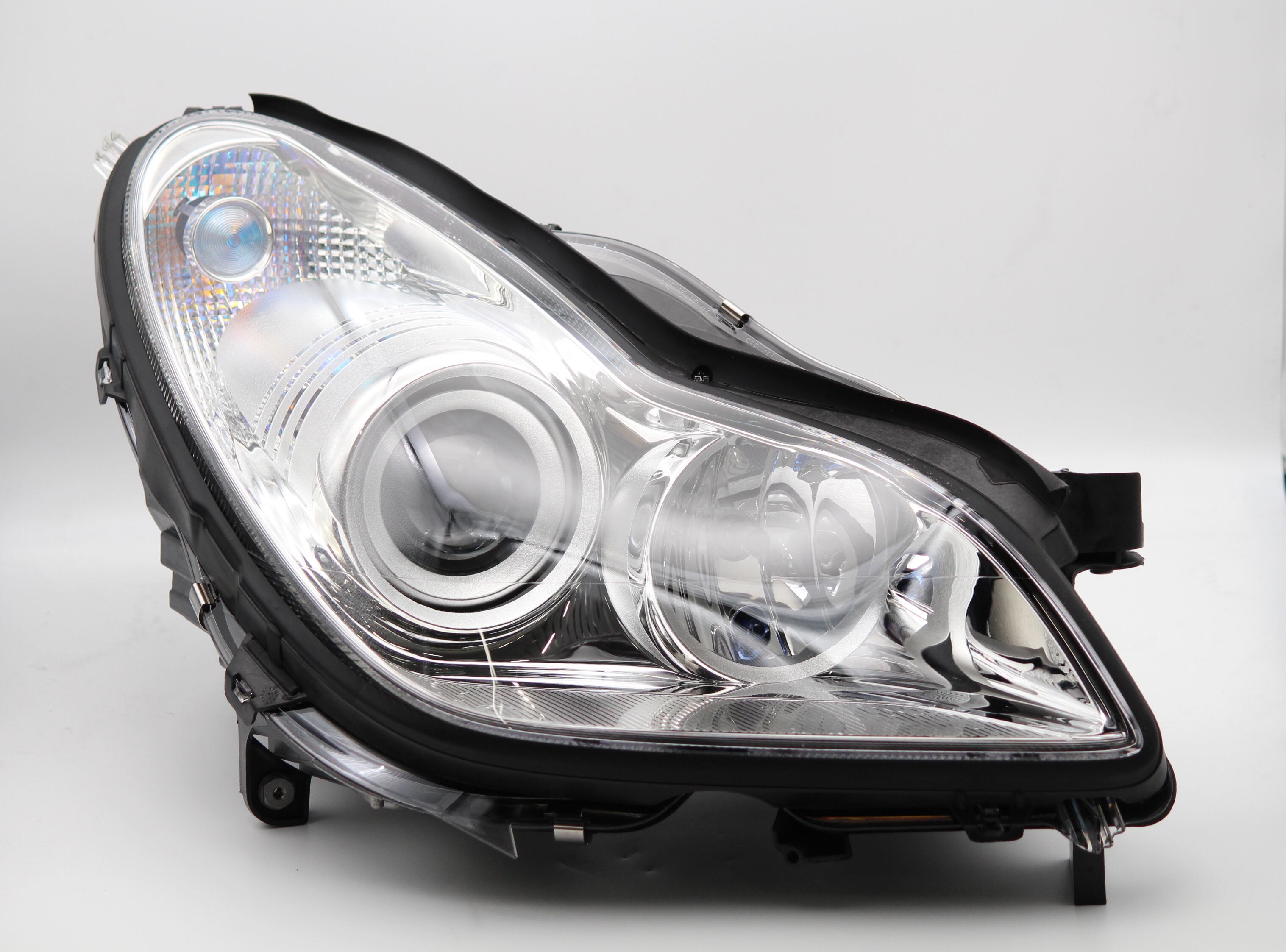適合車種】BENZ W219 CLSクラス バイキセノンヘッドライト 右 | Pay ID