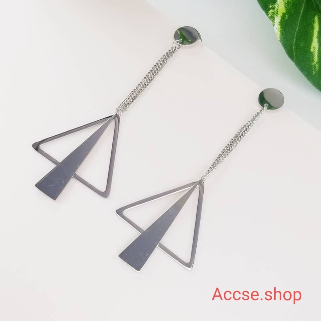 シルバートライアングルピアス | ｱｸｾｻﾘｰ&雑貨 Accse.shop