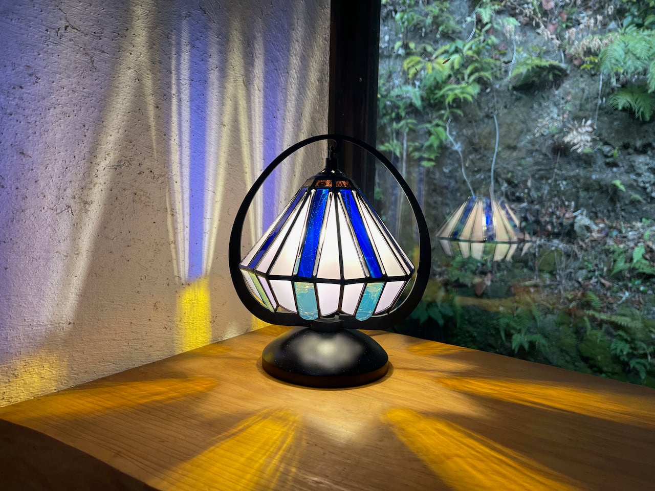新作／限定品]ブルーストライプ（ステンドグラスのテーブルランプ