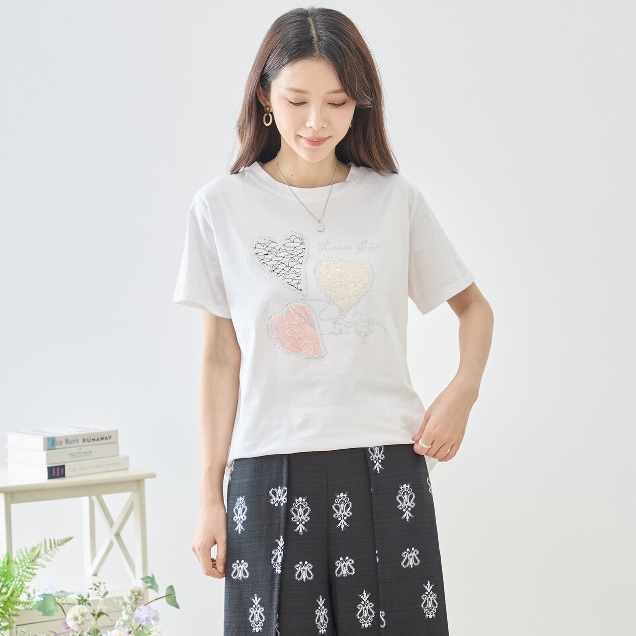 TRUBE レースハートラインストーンスパンコールデコTシャツ【M~L】ホワイト
