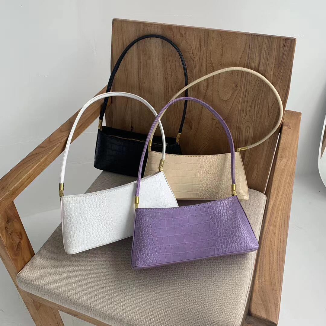 クロコ型押しミニバッグ