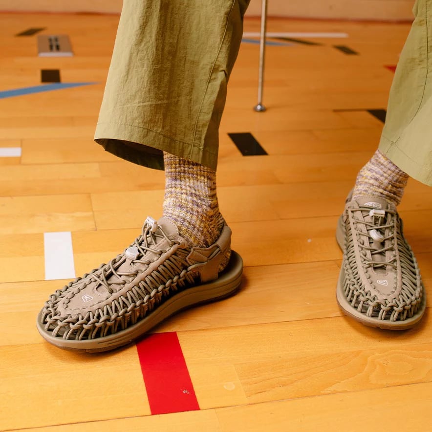 KEEN キーン】UNEEK ユニーク (Timberwolf/Plaza Taupe) | CARNOSA