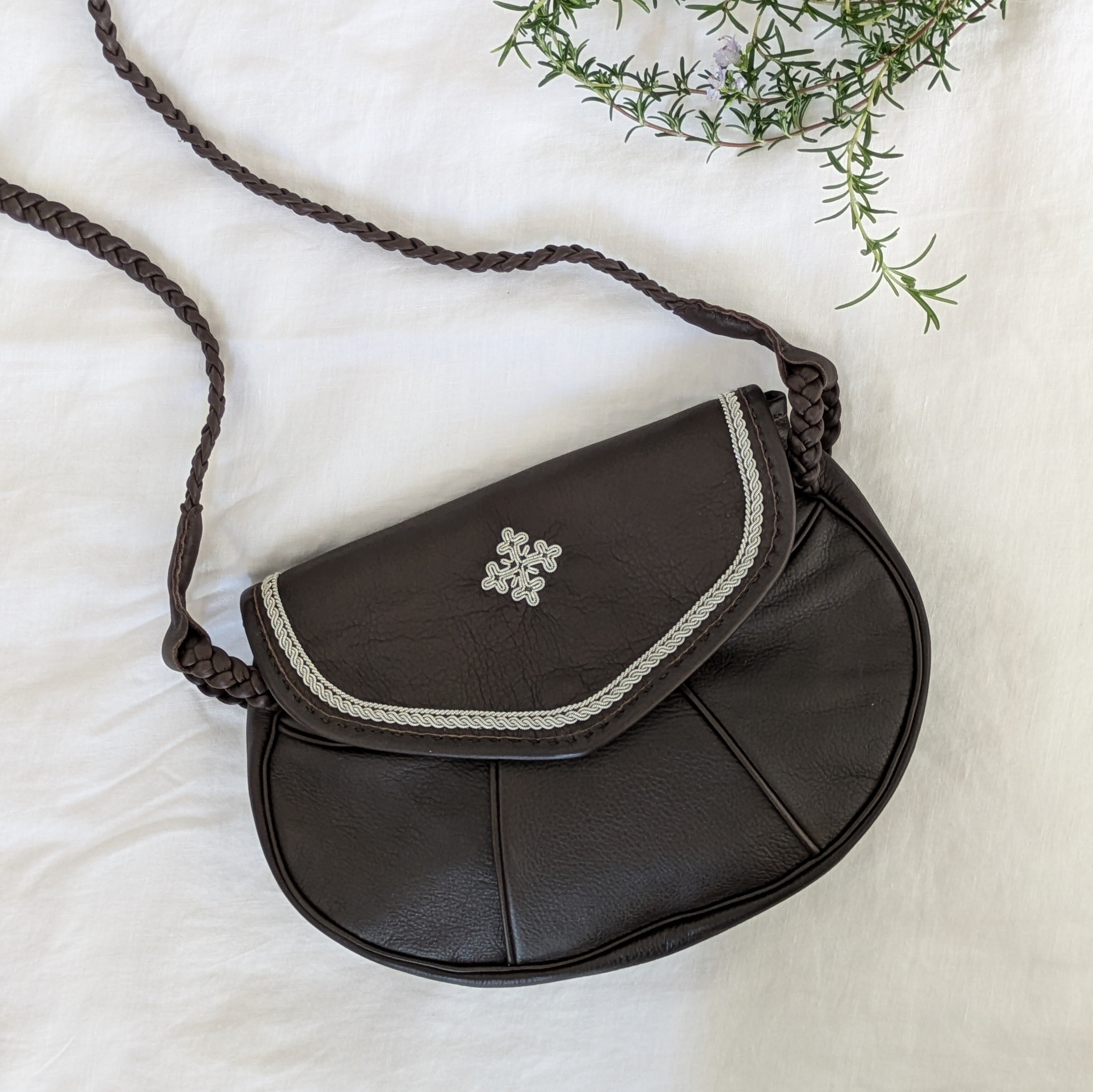 【専用】サーミ族　ポシェット サーミ族の伝統工芸品 / ポシェット・バッグ / ピューター刺繍 No.1