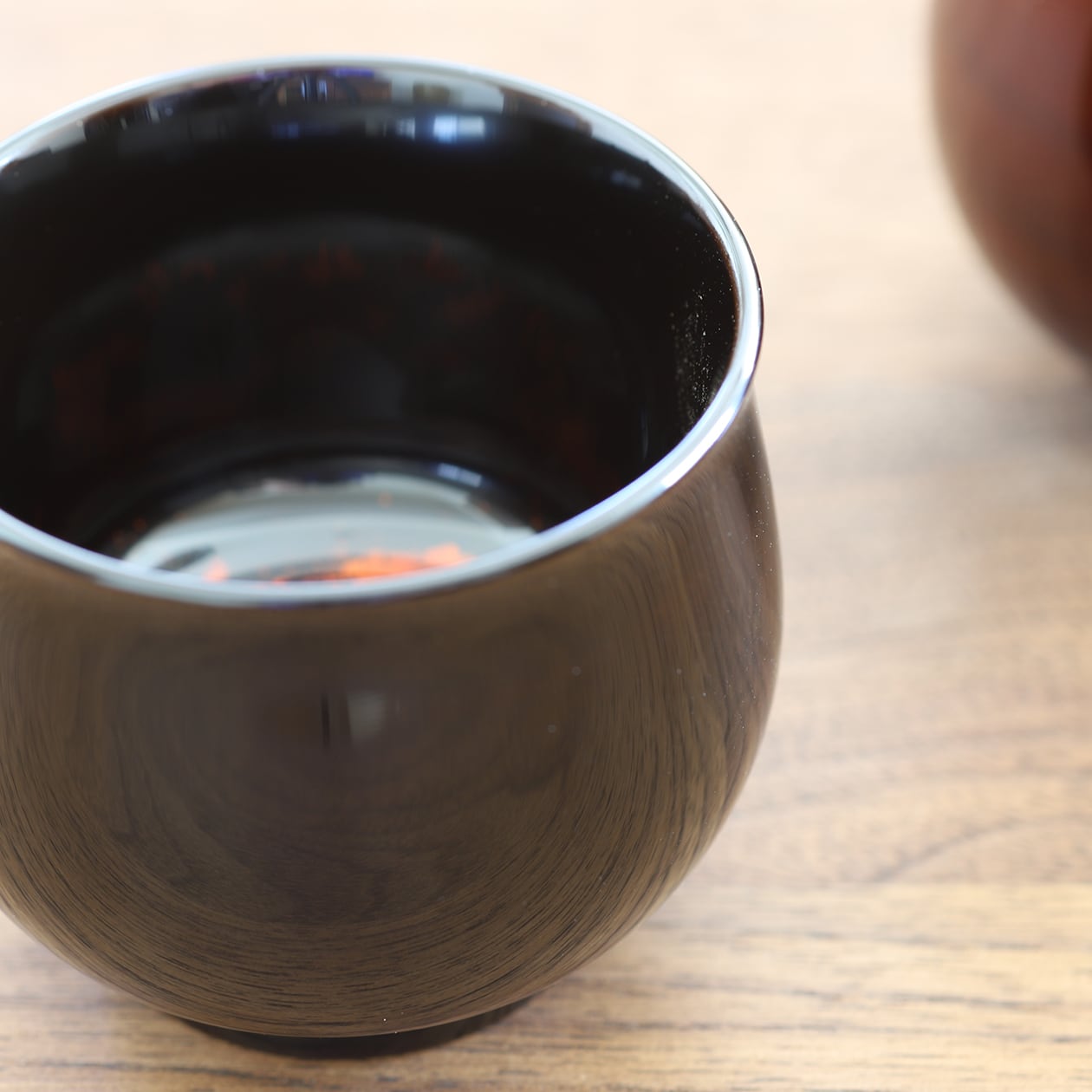 丸ぐい呑み】白檀塗り / ①真塗り ②溜塗り 作：畠中昭一（現代の名工