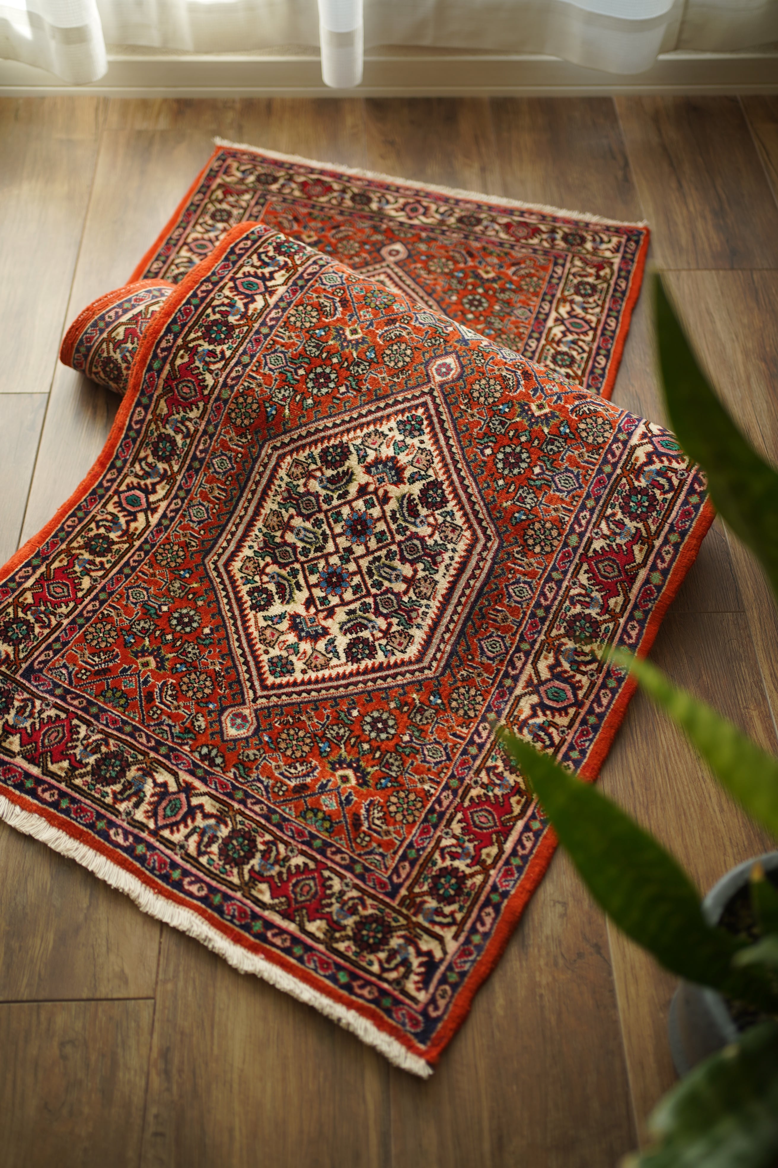 Medium Size | ヴィンテージラグ専門店 TIME RUG （ペルシャ絨毯