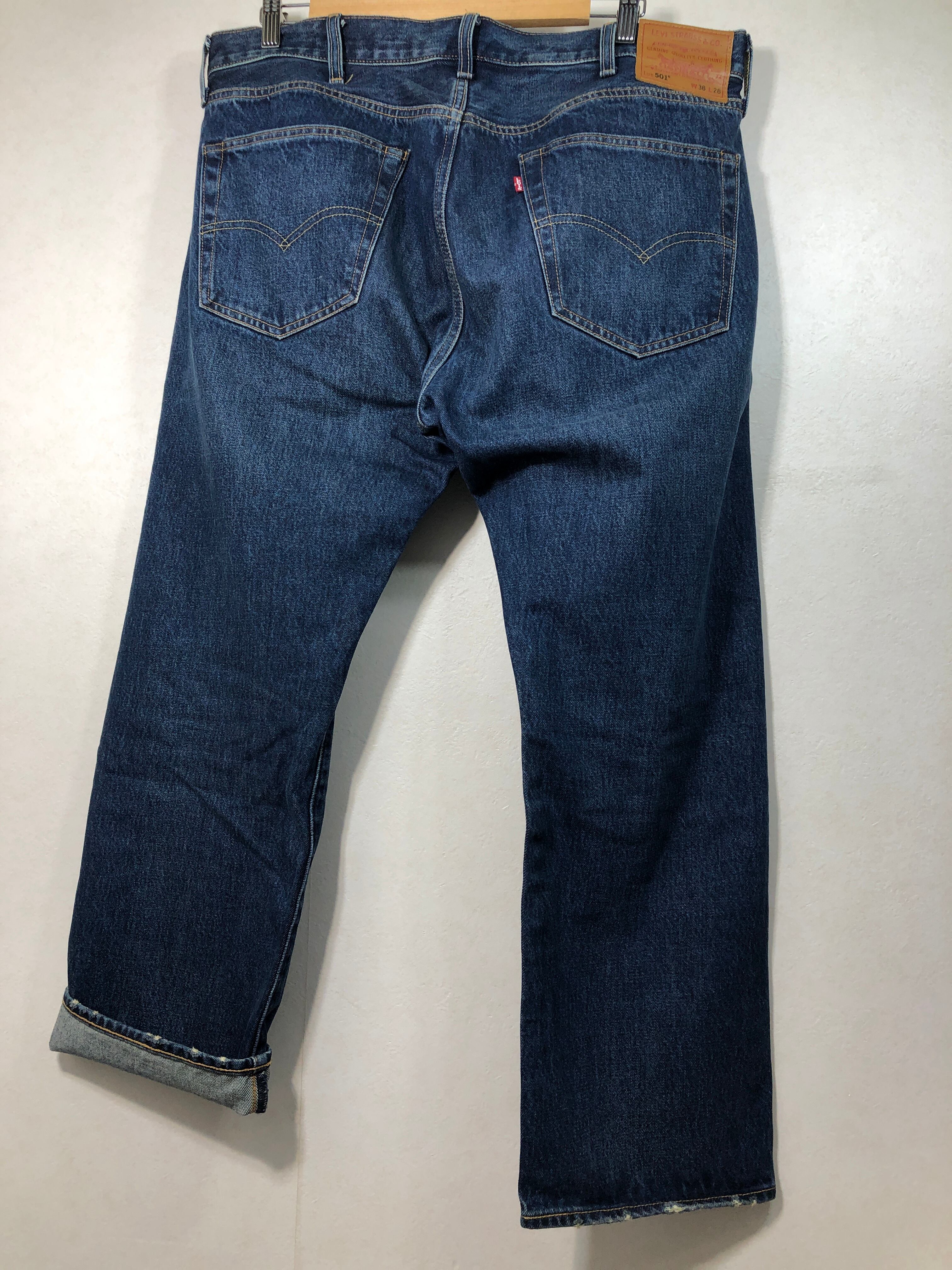 560692○ Levi 