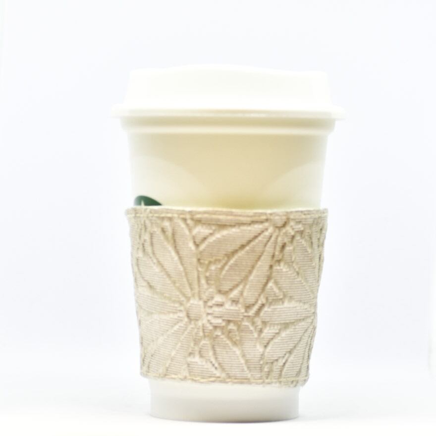 帯 カップスリーブ コーヒースリーブ リメイク 日本製 オフホワイト 花柄 菊 - cup sleeve
