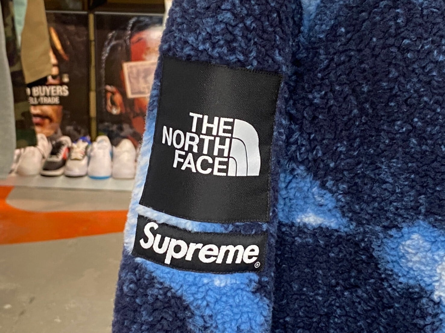 Supreme 21AW × THE NORTH FACE Bleached Denim Print Fleece Jacket ...