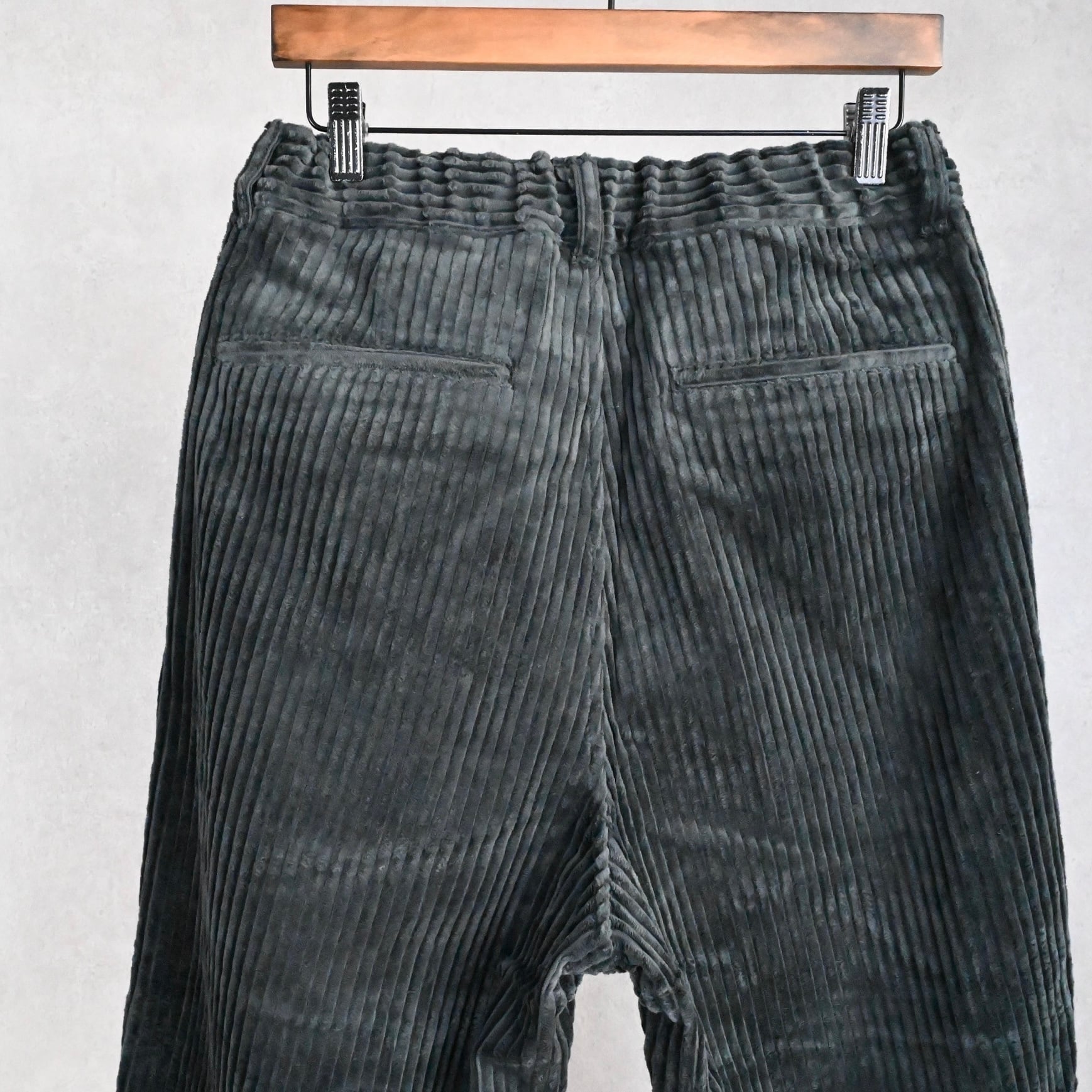 25AW》【STILL BY HAND】3.5W CORDUROY TACK EASY SLACKS スティルバイ
