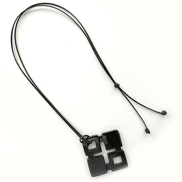 N-261b BH4つの四角ペンダント黒 | Bijoux Kei