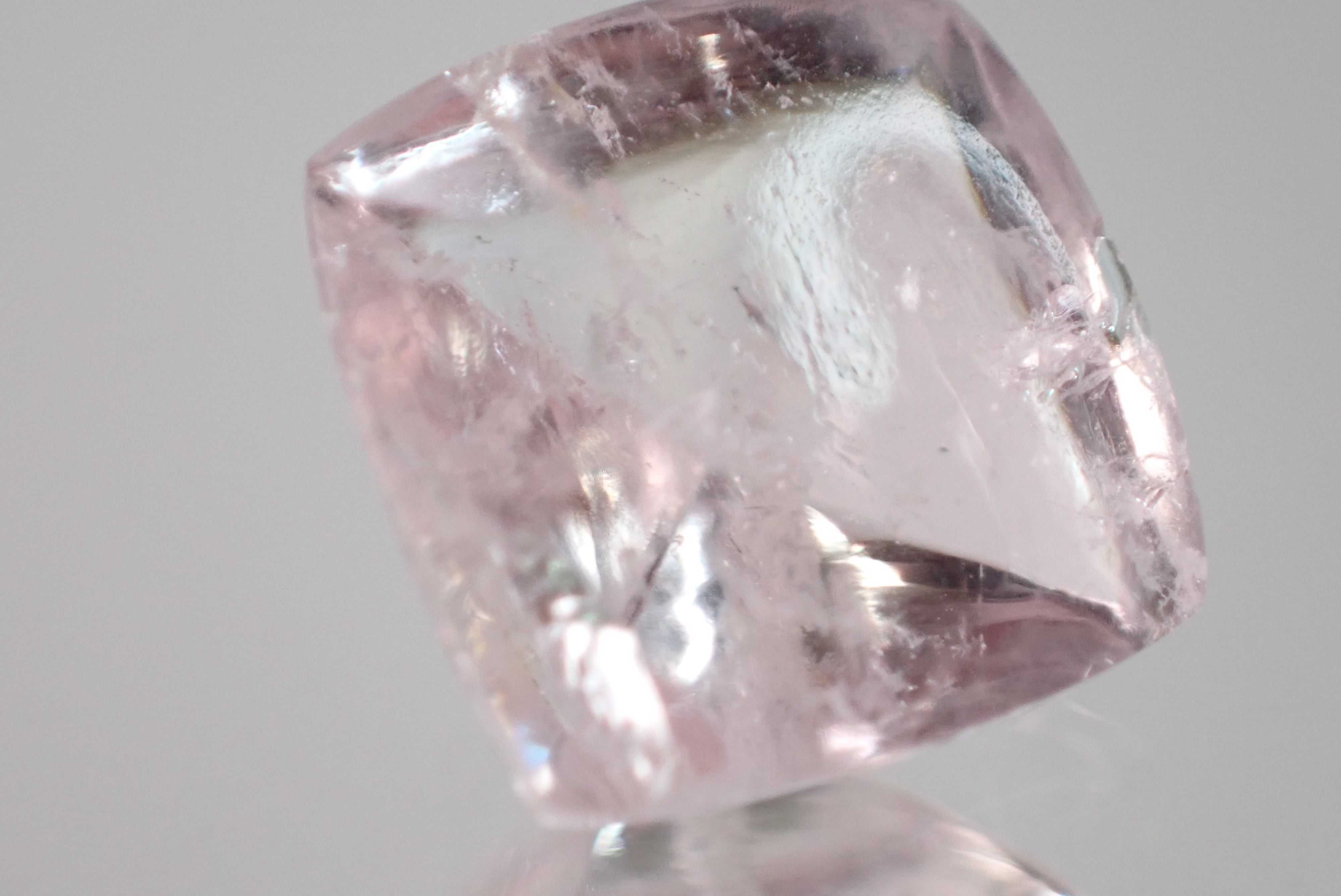モルガナイト 3.09ct [C12-1205] | differencee(ディファレンシー)