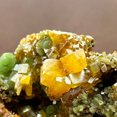 ウルフェナイト / ミメタイト【Wulfenite with Mimetite】メキシコ産