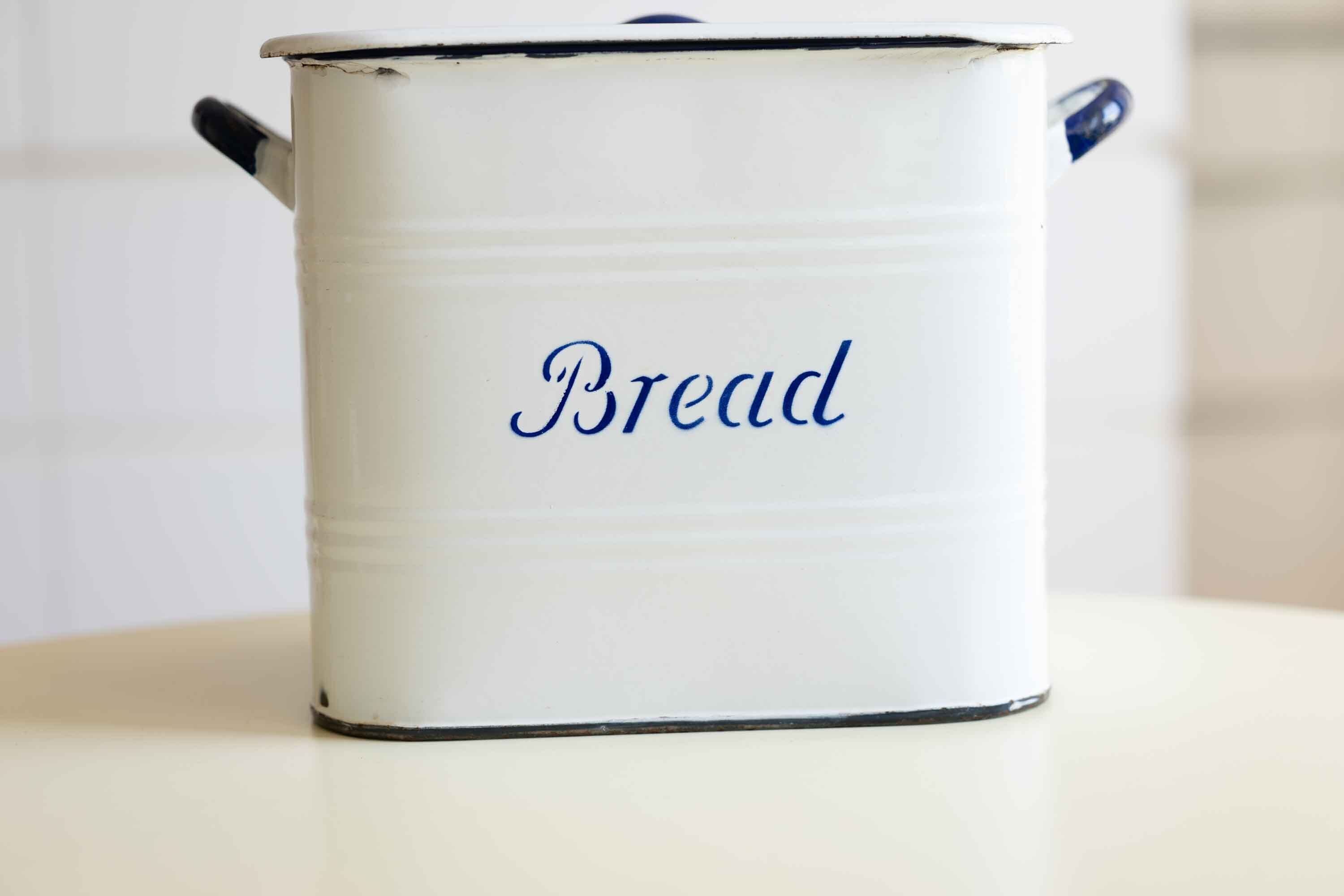 英国アンティーク ブレット缶 No.44 フタが凹タイプ