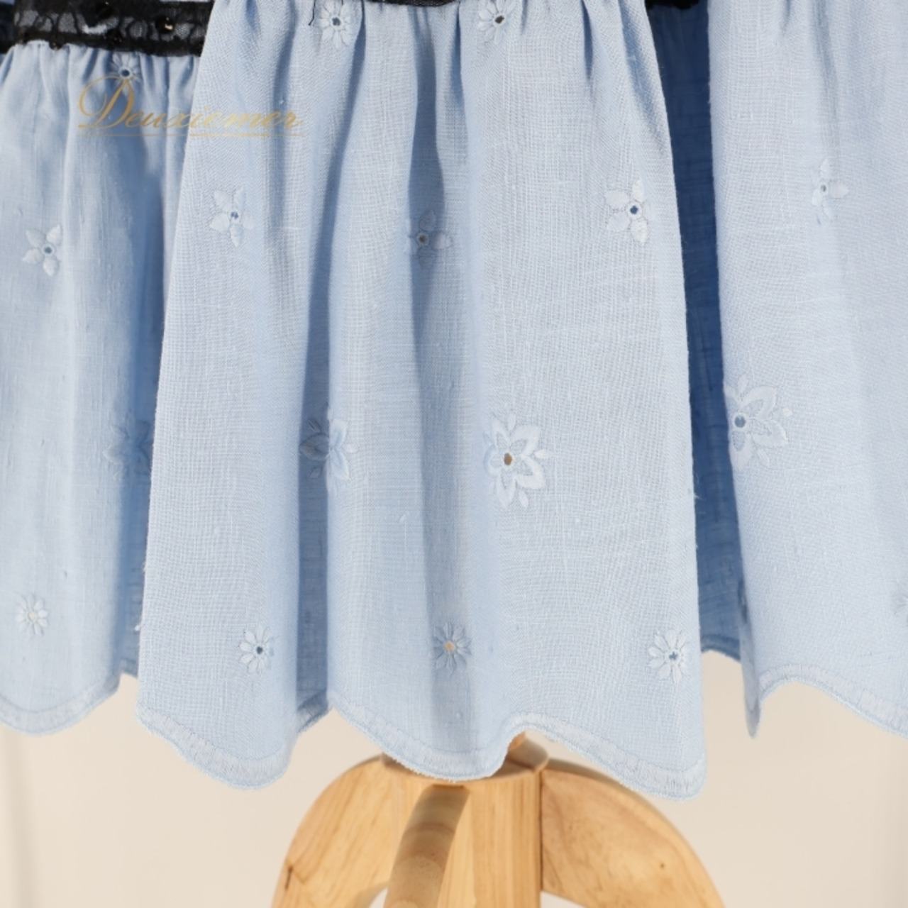 フォークダンス 衣装 スカート ブルー系 水色 黒 花柄 刺繍 チロリアン チロルスカート カントリースカラップ レース 爽やか 明るい おしゃれ かわいい ダンス衣装 イベント 練習 レッスン ブラック系