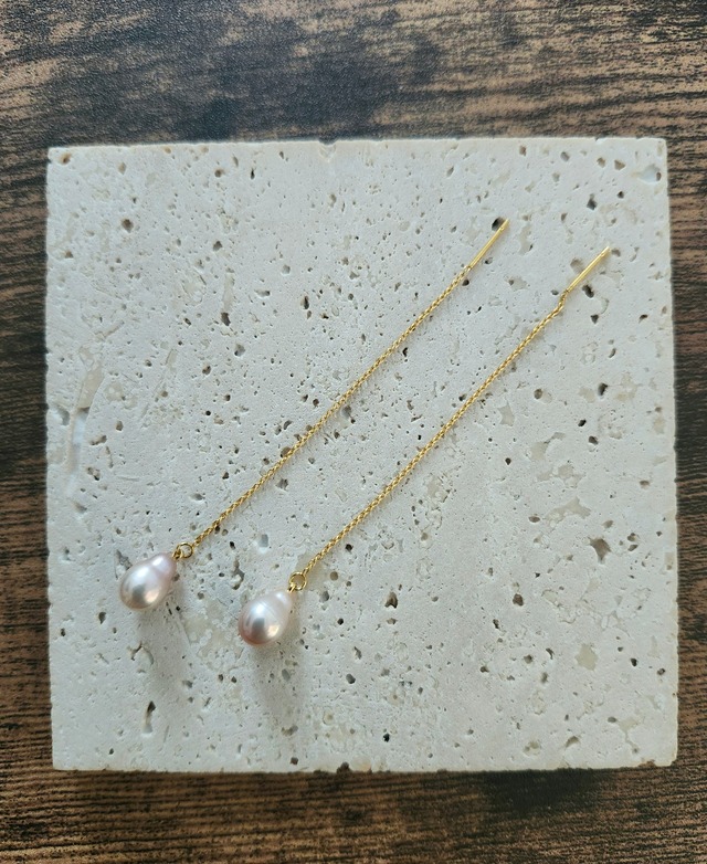 ドロップ型ピンクパールチェーンピアス